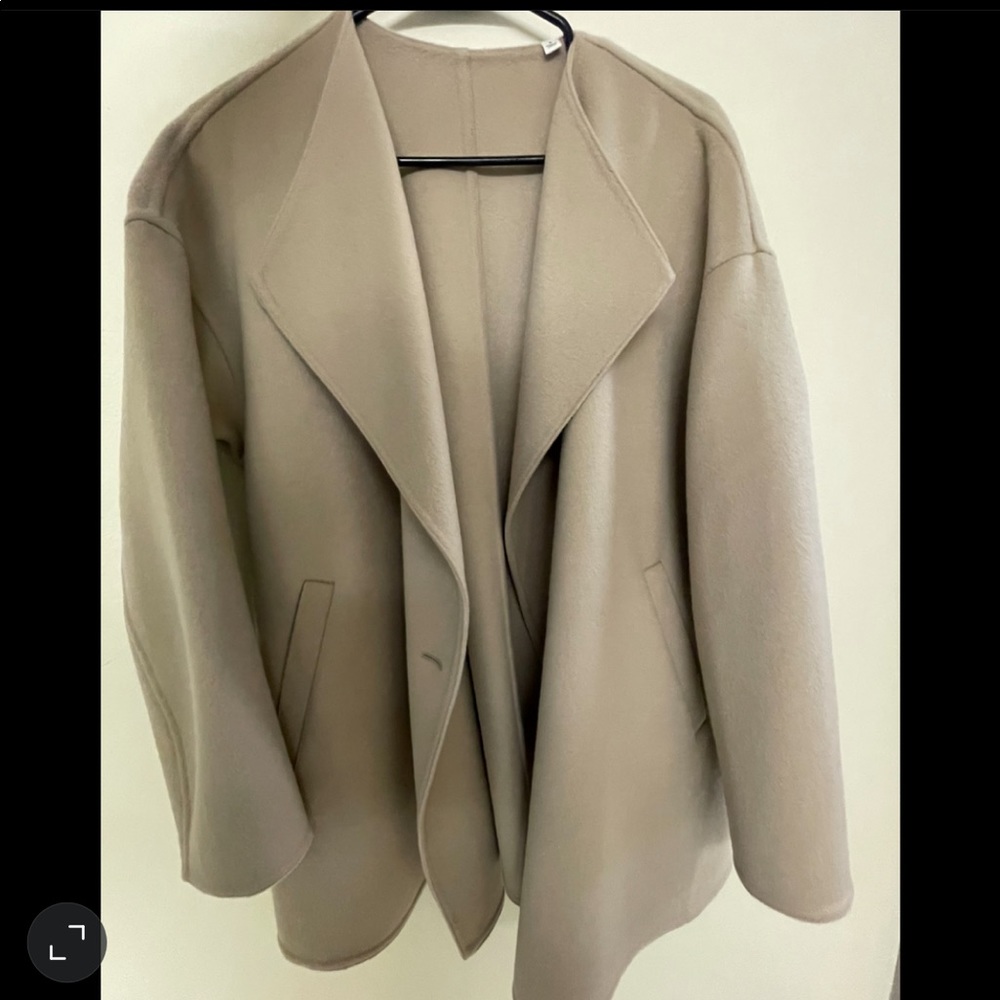 Uniqlo jacket in beige